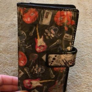 Relic holographic wallet